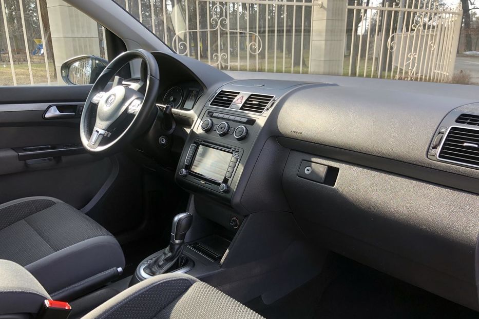 Продам Volkswagen Touran Bluemotion 2015 года в Киеве