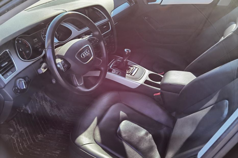 Продам Audi A4 Premium 2013 года в Одессе