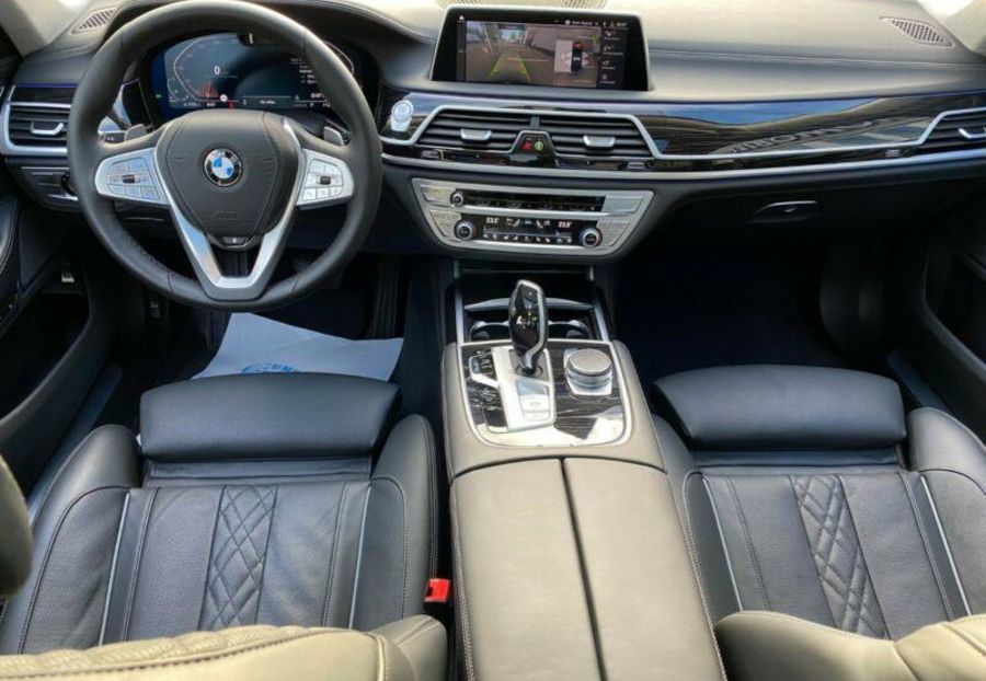 Продам BMW 740 dL xDrive 2020 года в Киеве