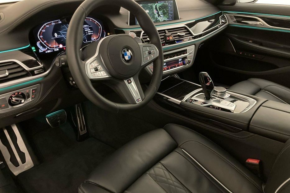 Продам BMW 750 xDrive M 2020 года в Киеве