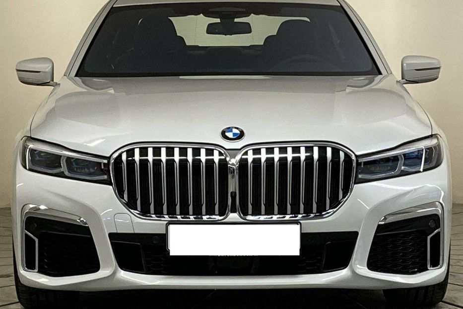 Продам BMW 750 xDrive M 2020 года в Киеве