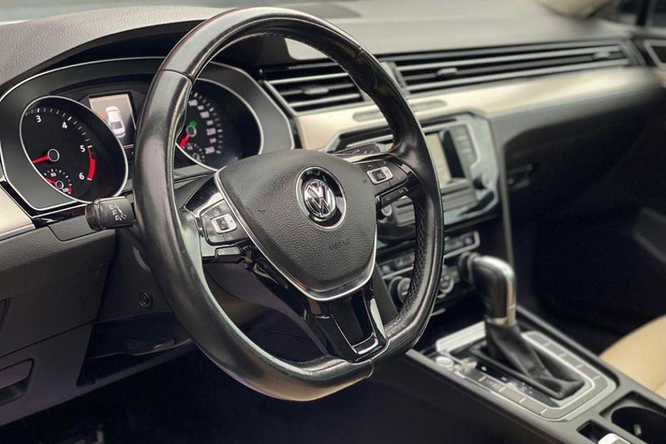 Продам Volkswagen Passat B8 2018 года в Киеве