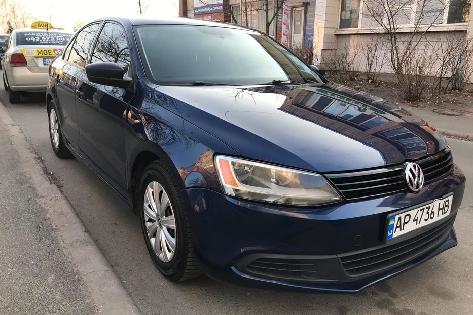 Продам Volkswagen Jetta 2013 года в Киеве