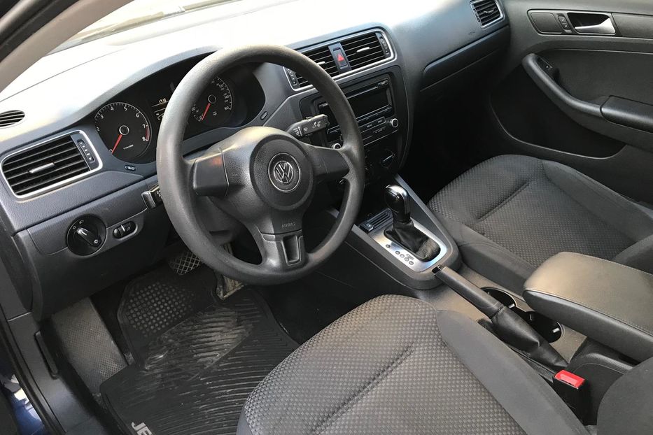 Продам Volkswagen Jetta 2013 года в Киеве