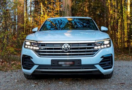 Продам Volkswagen Touareg 2020 года в Киеве