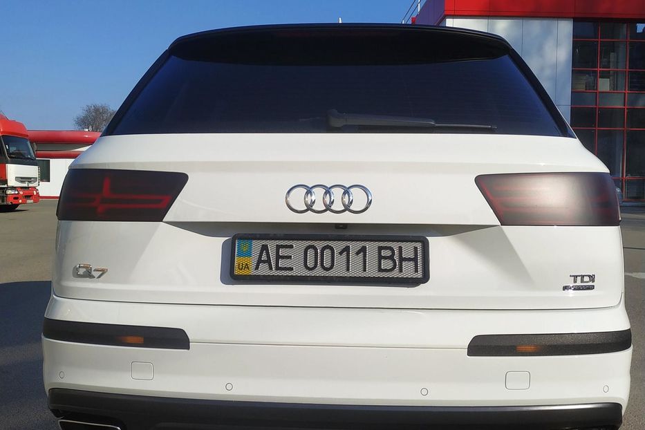 Продам Audi Q7 Quattro s-line 2016 года в Днепре