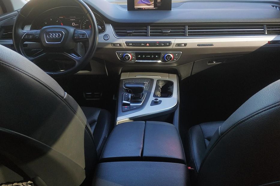 Продам Audi Q7 Quattro s-line 2016 года в Днепре