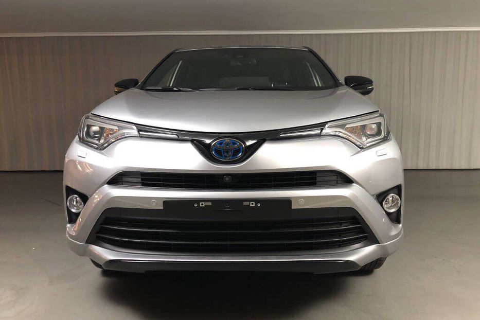 Продам Toyota Rav 4 2017 года в г. Киенка, Черниговская область