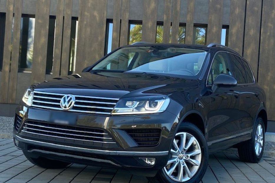 Продам Volkswagen Touareg 2016 года в Киеве