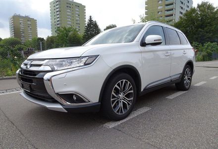 Продам Mitsubishi Outlander 2016 года в Киеве