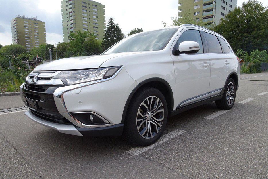 Продам Mitsubishi Outlander 2016 года в Киеве