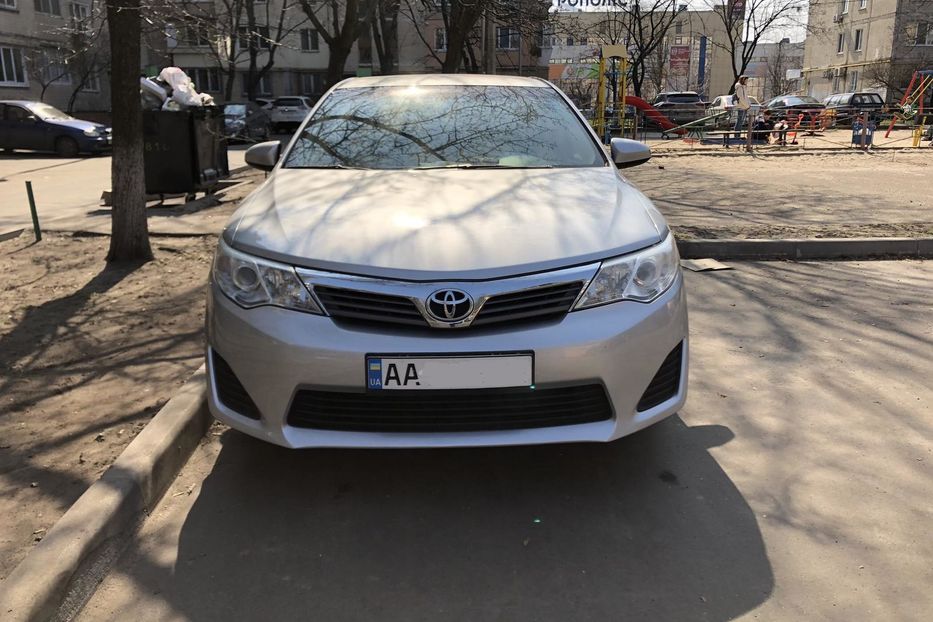 Продам Toyota Camry 2012 года в Киеве