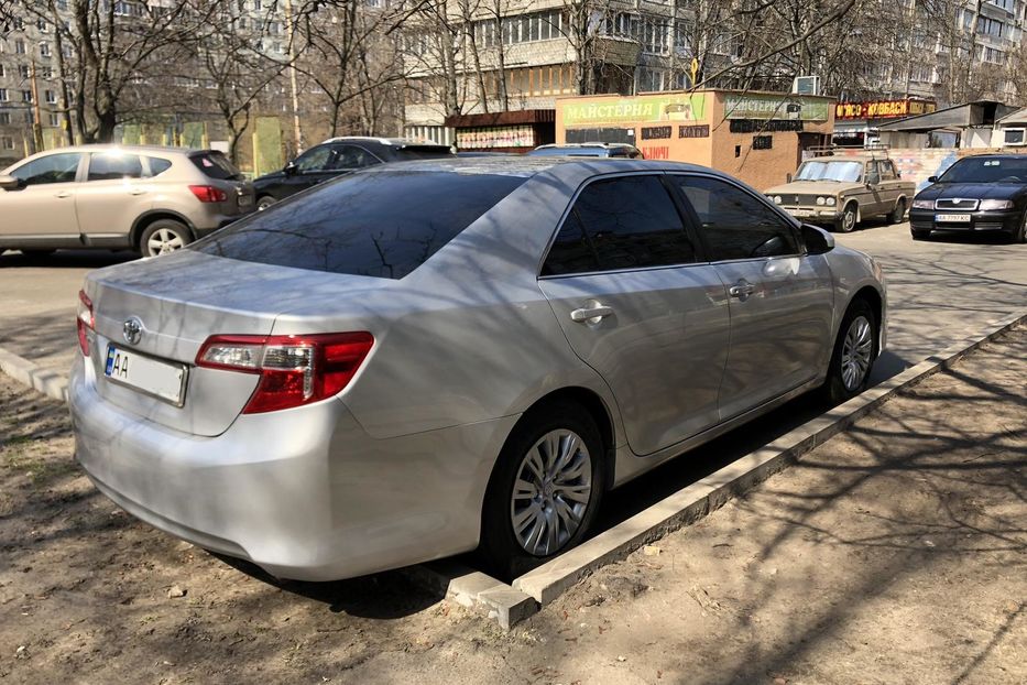 Продам Toyota Camry 2012 года в Киеве