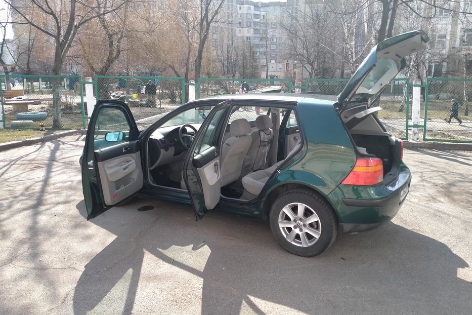 Продам Volkswagen Golf IV 1999 года в Киеве