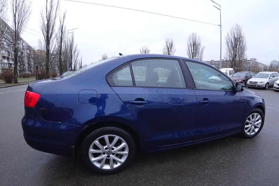 Продам Volkswagen Jetta 2012 года в Киеве