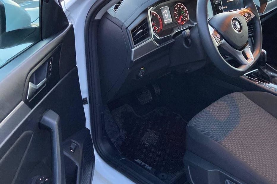 Продам Volkswagen Jetta 2019 года в Львове