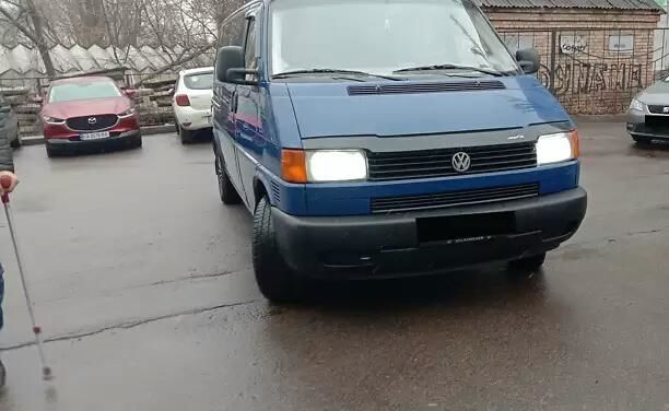 Продам Volkswagen T4 (Transporter) пасс. 2000 года в Киеве