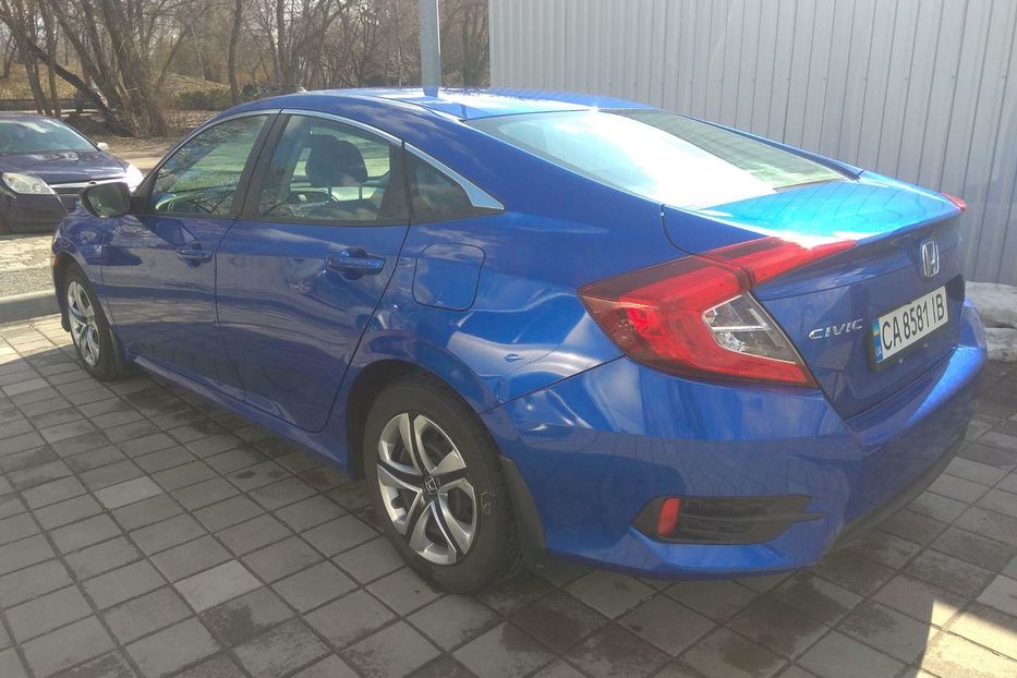 Продам Honda Civic LX 2017 года в Черкассах