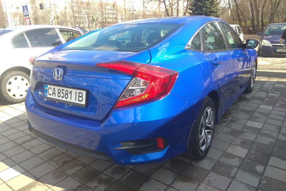 Продам Honda Civic LX 2017 года в Черкассах