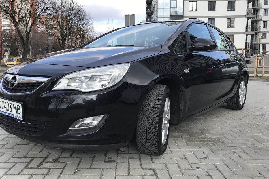 Продам Opel Astra J 2010 года в Львове