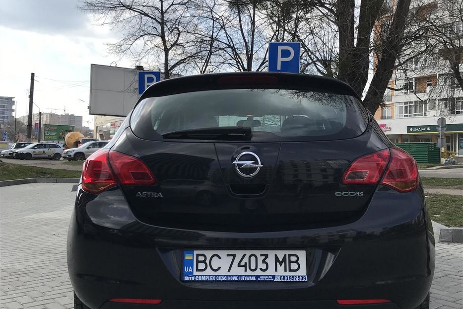 Продам Opel Astra J 2010 года в Львове