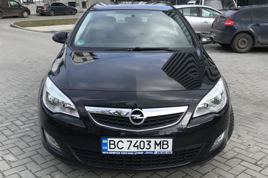 Продам Opel Astra J 2010 года в Львове