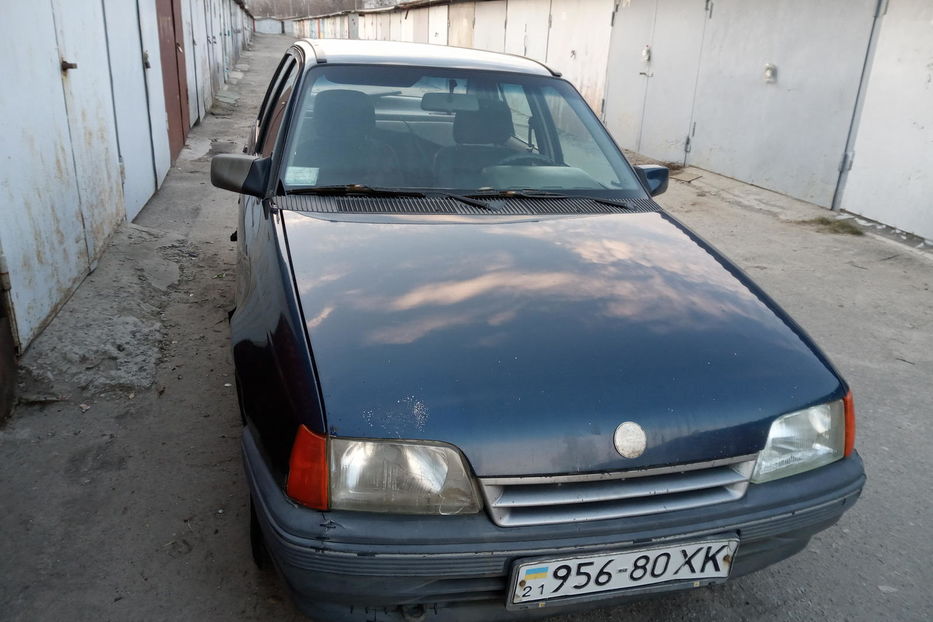 Продам Opel Kadett 1.4i 1990 года в Харькове