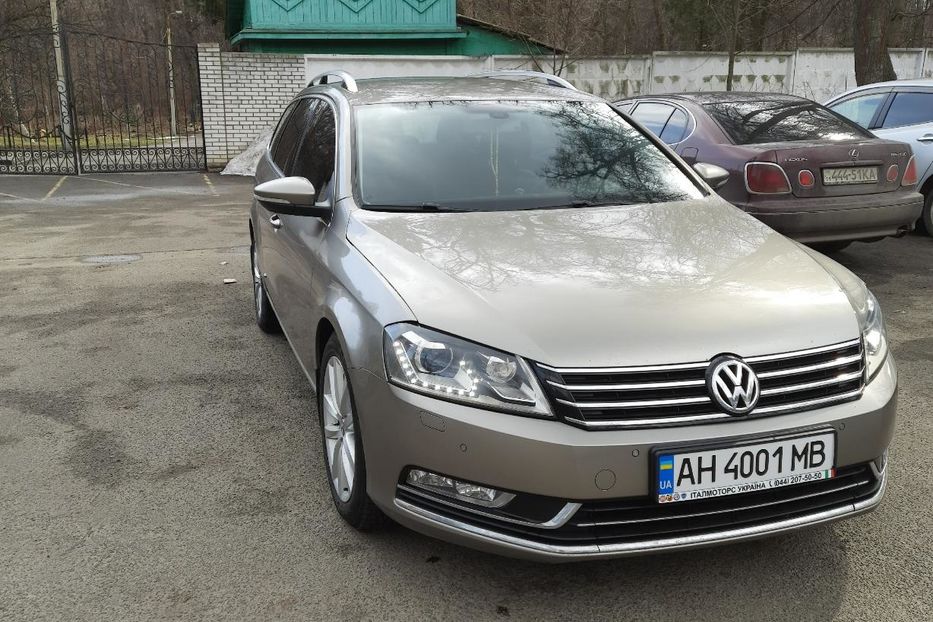 Продам Volkswagen Passat B7 Highline 2012 года в Киеве