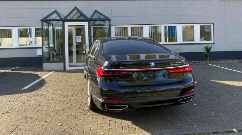 Продам BMW 740 D 2020 года в Киеве