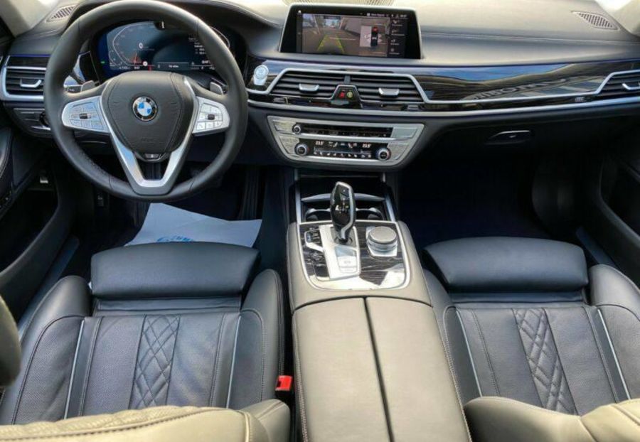 Продам BMW 740 D 2020 года в Киеве