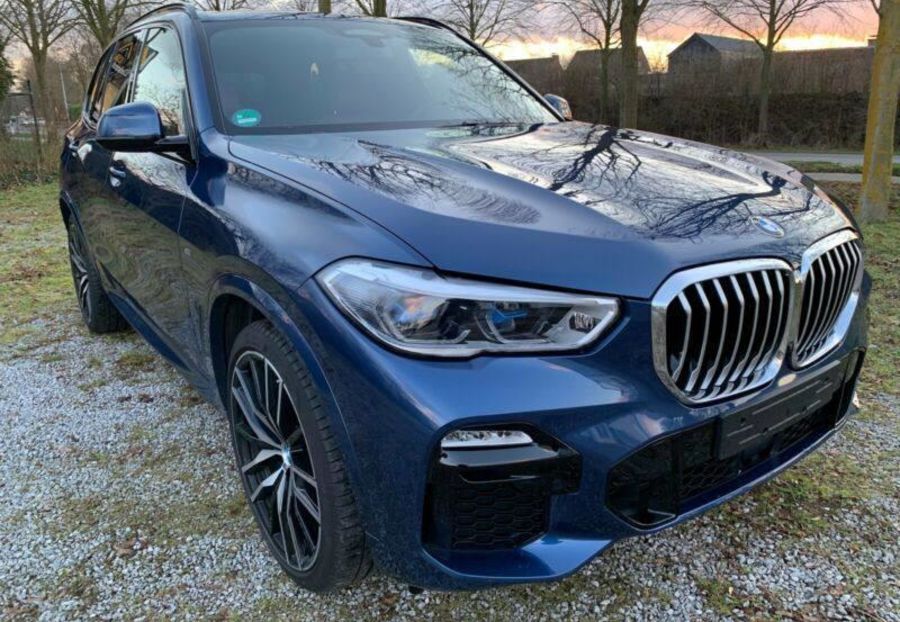 Продам BMW X5 40i 2020 года в Киеве