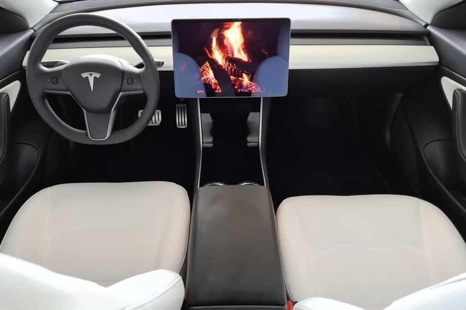 Продам Tesla Model 3 Perfomance 2020 года в Киеве