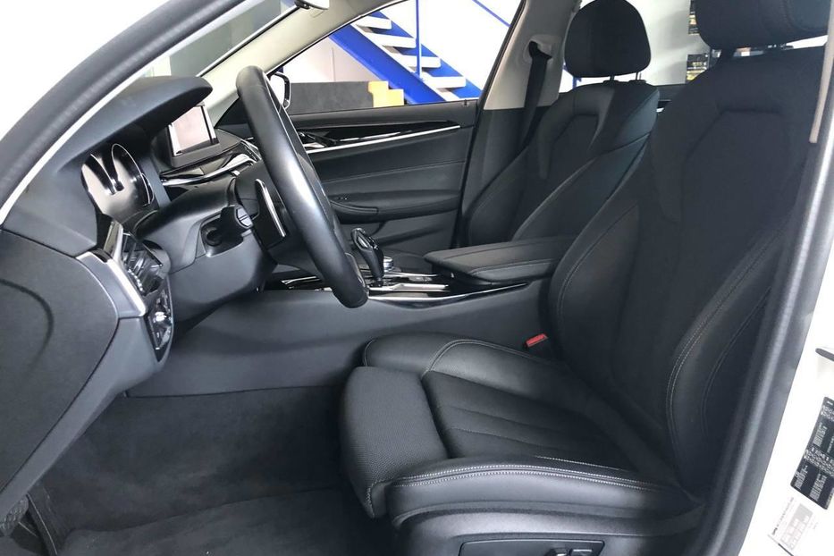 Продам BMW 520 I 2018 года в Киеве