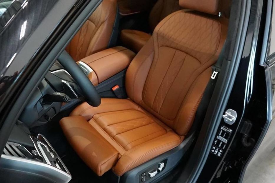 Продам BMW X7 40i 2020 года в Киеве