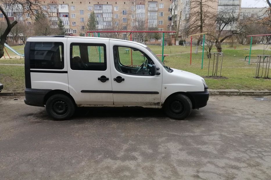 Продам Fiat Doblo пасс. 2003 года в Ровно