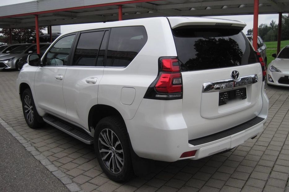 Продам Toyota Land Cruiser Prado 2019 года в Киеве