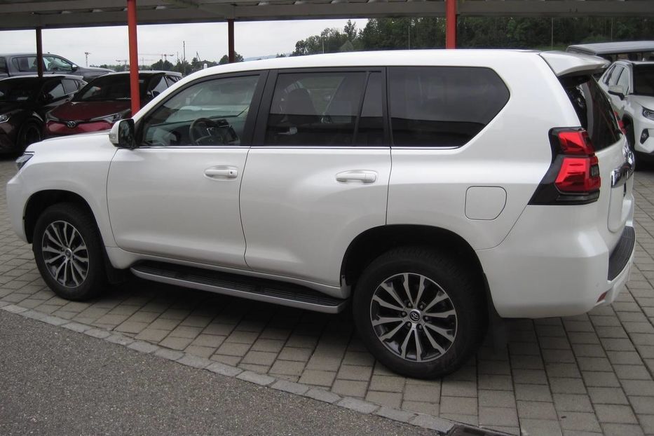 Продам Toyota Land Cruiser Prado 2019 года в Киеве