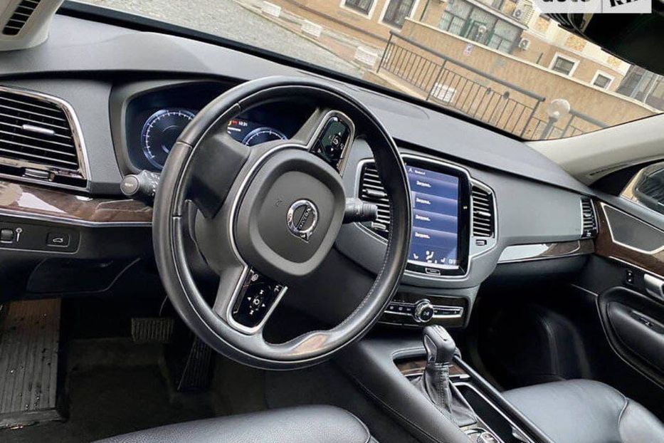 Продам Volvo XC90 2017 года в Киеве