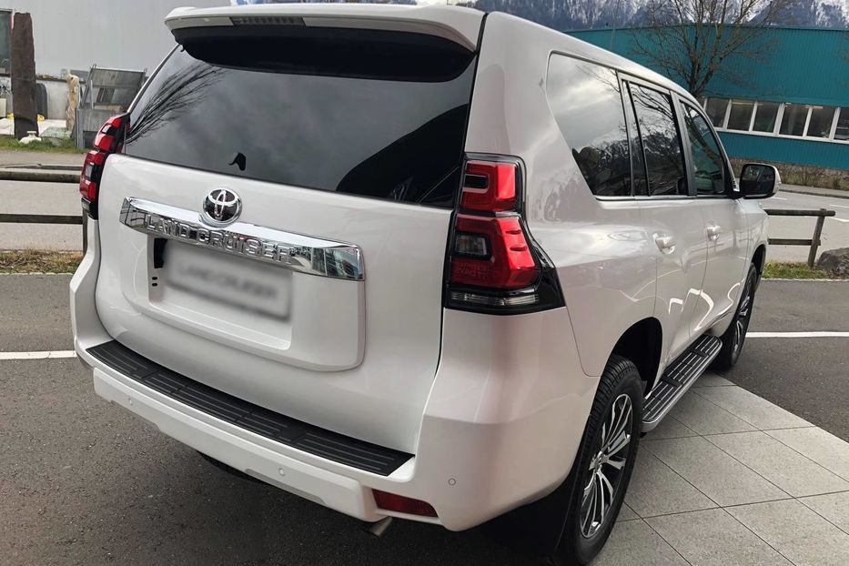 Продам Toyota Land Cruiser Prado 2020 года в Киеве