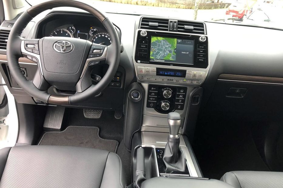 Продам Toyota Land Cruiser Prado 2020 года в Киеве