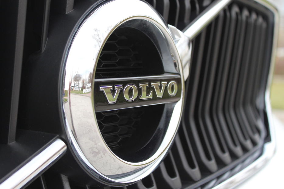 Продам Volvo XC60 XC40 Momentum 2019 года в Днепре