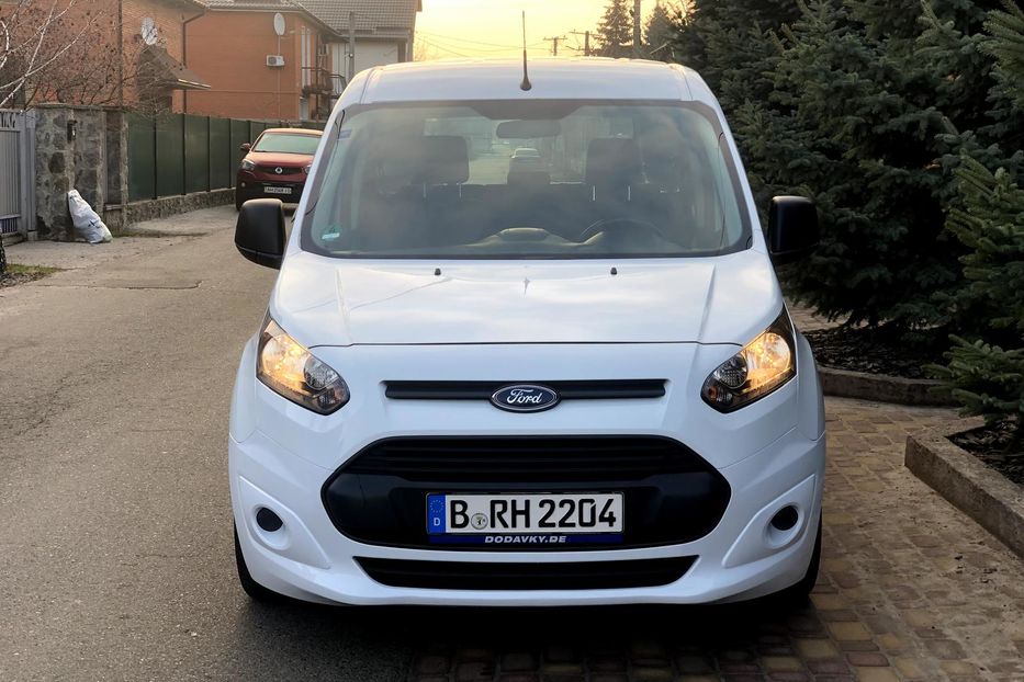 Продам Ford Tourneo Connect пасс. 2017 года в Киеве