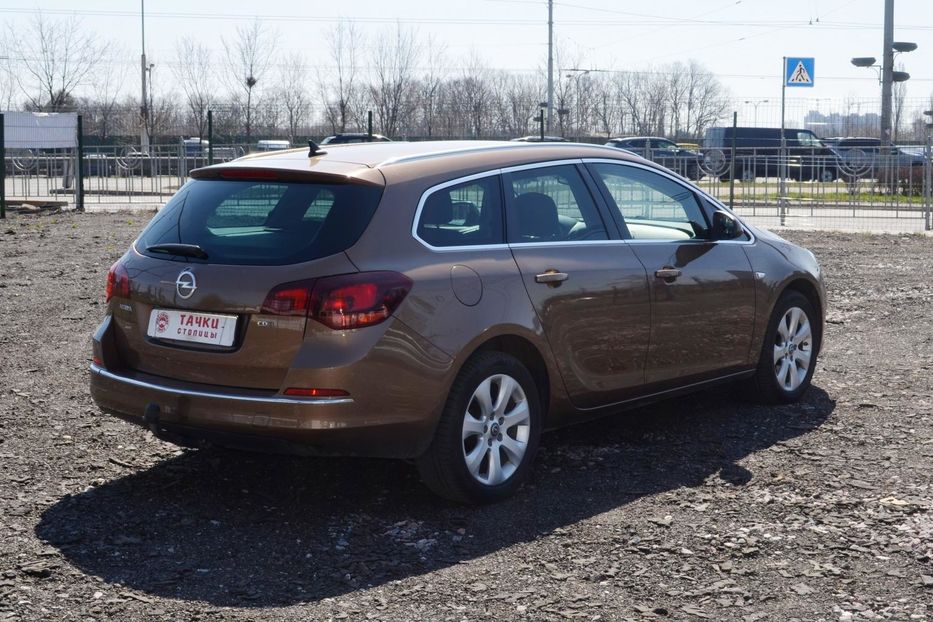 Продам Opel Astra J 2015 года в Киеве