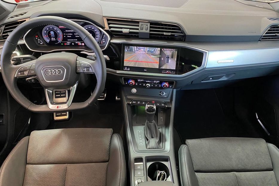 Продам Audi Q3 2020 года в Киеве