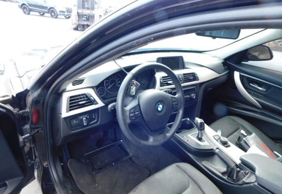 Продам BMW 320 xDrive 2014 года в Киеве