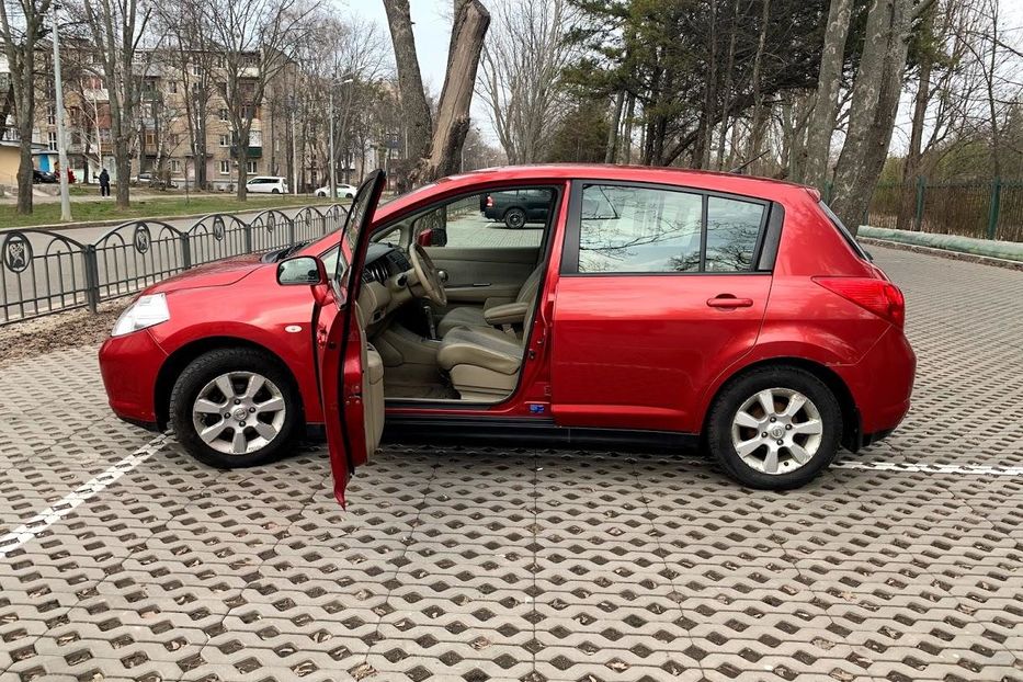 Продам Nissan TIIDA 1.8 SE 2008 года в Харькове