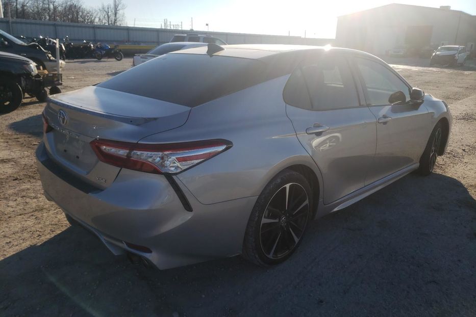Продам Toyota Camry 2020 года в Киеве