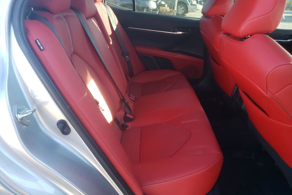 Продам Toyota Camry 2020 года в Киеве