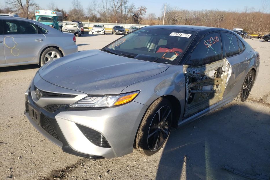 Продам Toyota Camry 2020 года в Киеве
