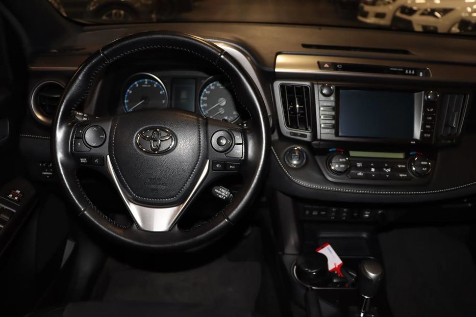 Продам Toyota Rav 4 2017 года в Киеве
